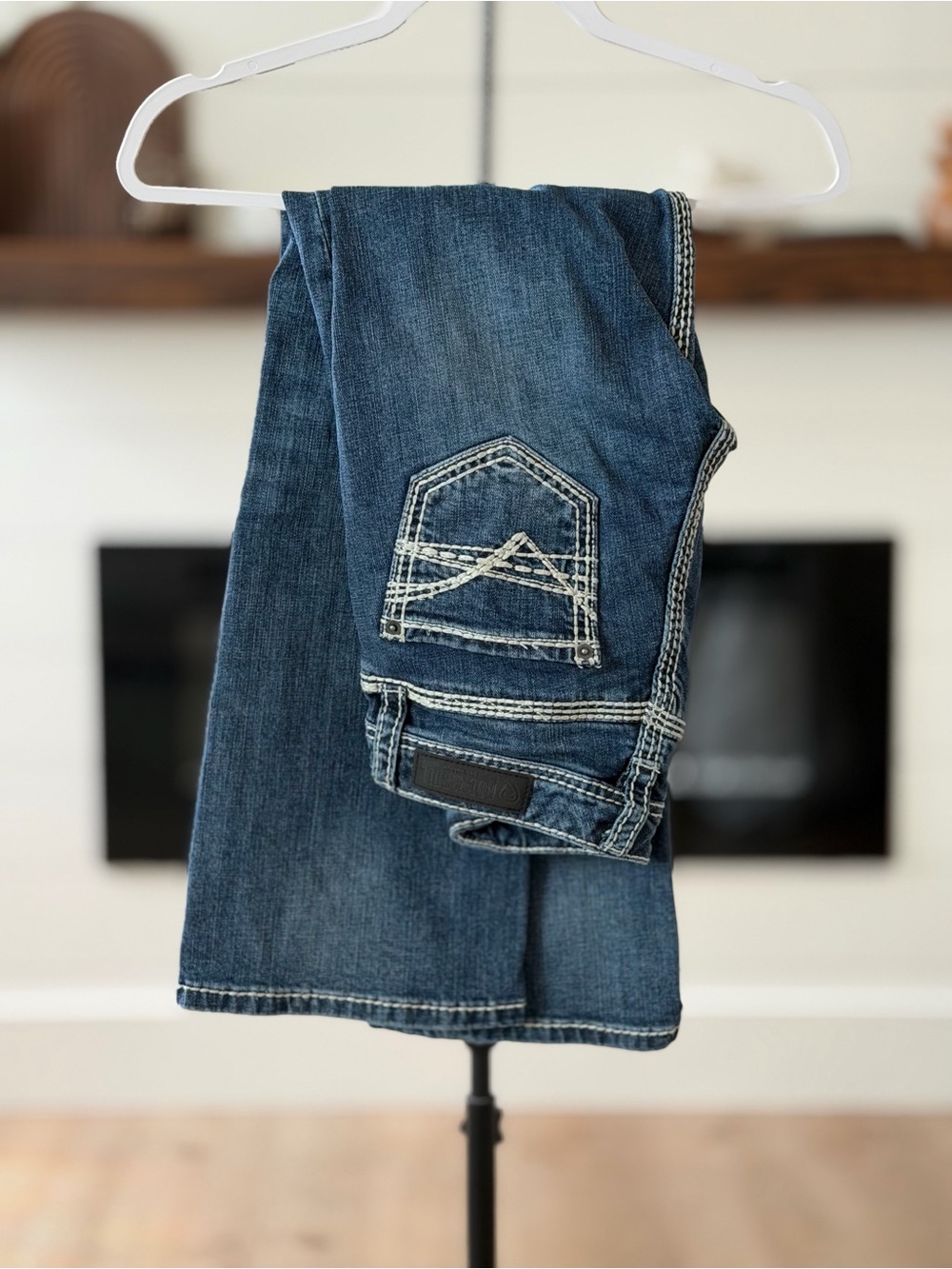 Women’s Boot Cut Jeans in Medium Blue with Contrast Stitching